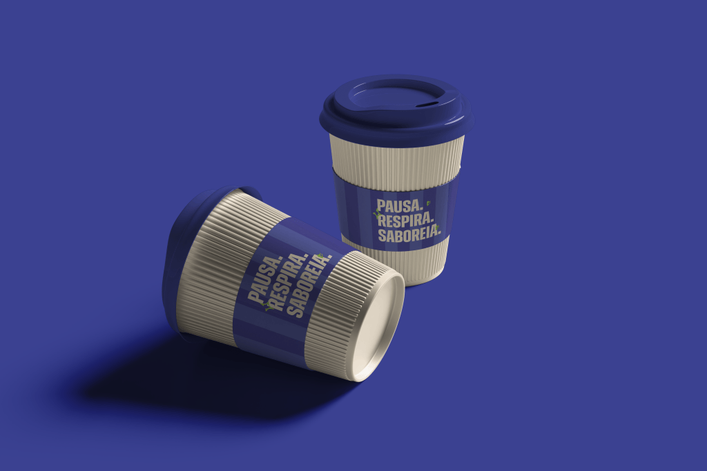Dark Sugar coffee cups reading pausa, respira, saboreia